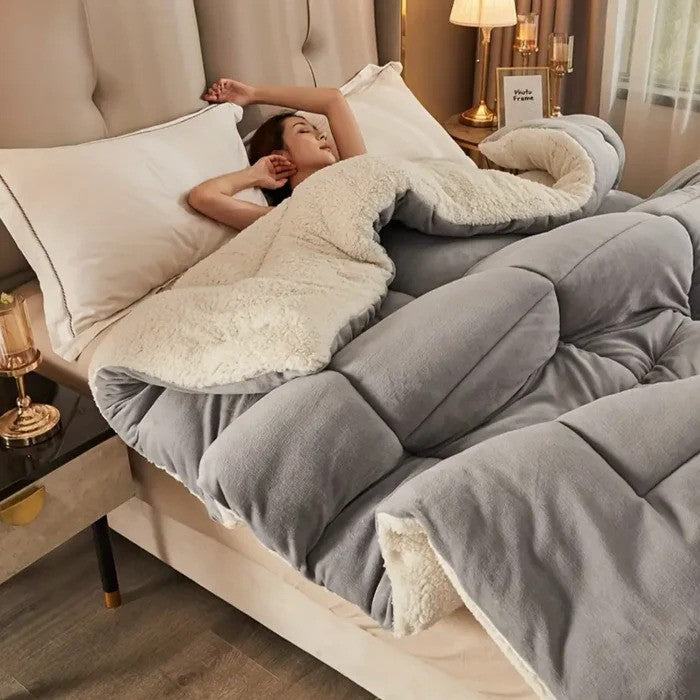 Aivac™ Premium Reversible Sherpa Doona